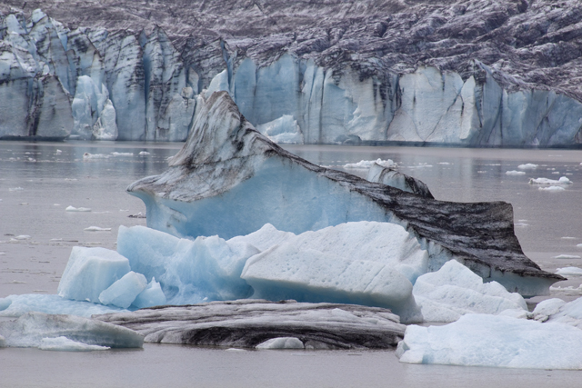 2011-07-06_13-24-01 island.jpg - Eisberge auf dem Jkulsarlon